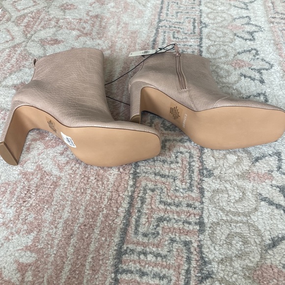 Express Booties - Picture 5 of 5